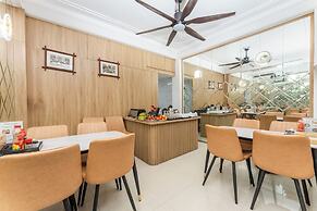 Little Hanoi Hotel