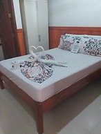 Garnet Hotel