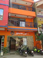 Garnet Hotel