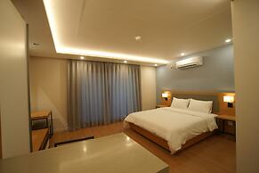 Amber House
