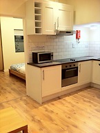 Lyall Apartment Hotel