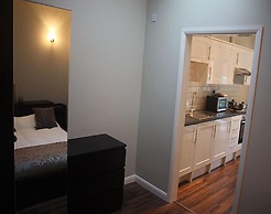 Lyall Apartment Hotel