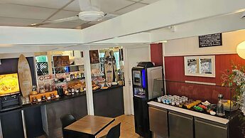 Brit Hotel Essentiel Pau Lescar