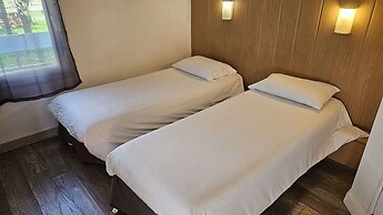 Brit Hotel Essentiel Pau Lescar