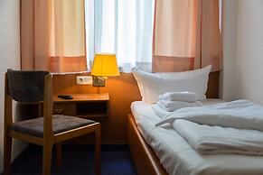 Hotel Mona