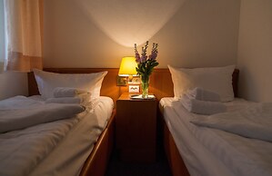 Hotel Mona