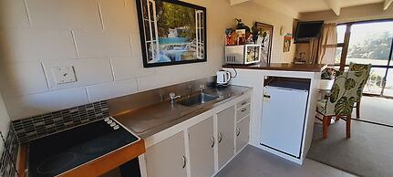 Waterfalls Estate - Motel & Campground
