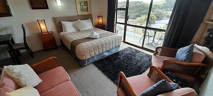 Waterfalls Estate - Motel & Campground