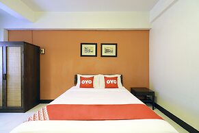 OYO 493 Mali’s Room