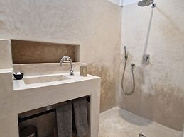 Riad Awa