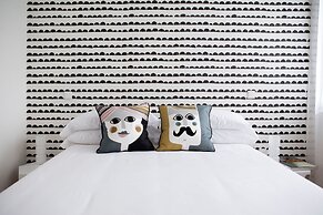 60 Balconies Art