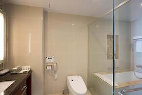 Isquare Hotel