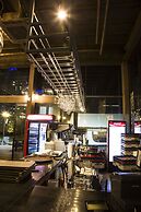 Isquare Hotel
