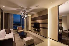 Isquare Hotel