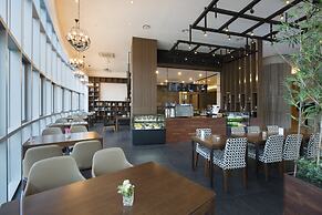 Isquare Hotel