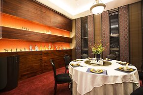 Isquare Hotel