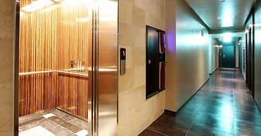 Rich Diamond Hotel