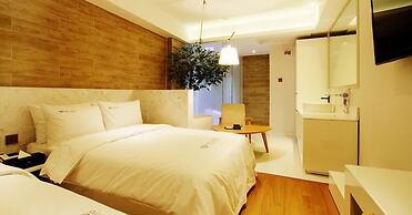 Rich Diamond Hotel