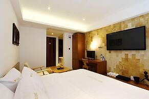 Rich Diamond Hotel