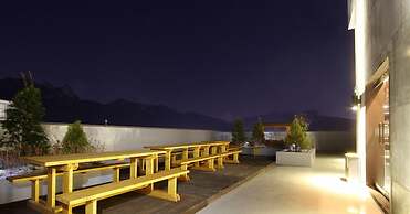 Rich Diamond Hotel