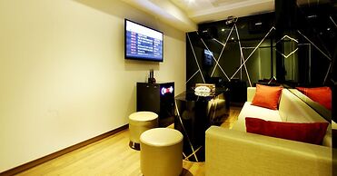 Rich Diamond Hotel