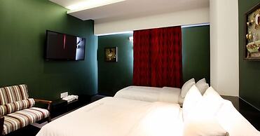 Rich Diamond Hotel