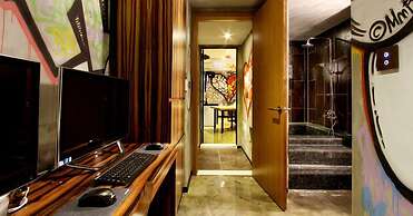 Rich Diamond Hotel