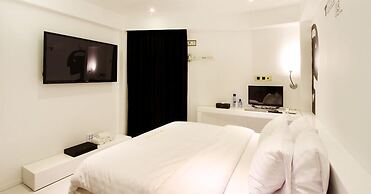 Rich Diamond Hotel
