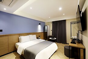 Rich Diamond Hotel