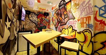 Rich Diamond Hotel