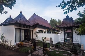 Ambary House