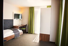 RiKu HOTEL Weissenhorn