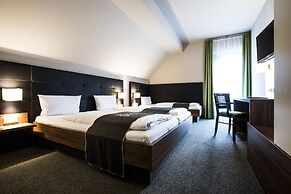 RiKu HOTEL Weissenhorn