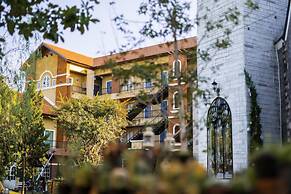 San Pareni Hotel