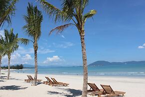 GM Doc Let Beach Resort & Spa