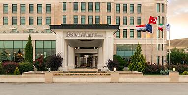 DoubleTree by Hilton Hotel Van