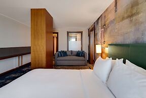 DoubleTree by Hilton Hotel Van