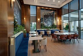 DoubleTree by Hilton Hotel Van