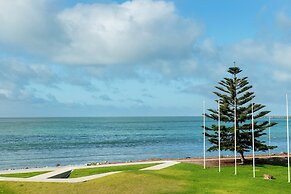 Anchorage Seafront Hotel