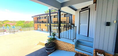 Young Goldrush Motel