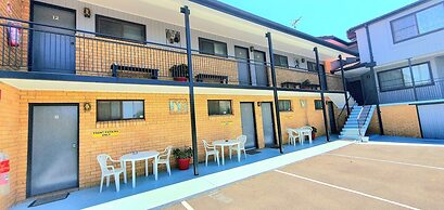 Young Goldrush Motel
