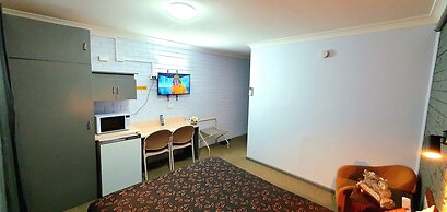 Young Goldrush Motel
