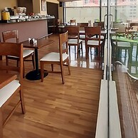 Monte Carlo Hotel