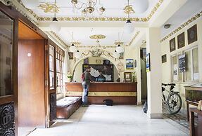 Hotel Discovery Inn