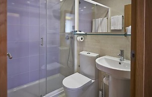 Welcome In - Suites & Hostel