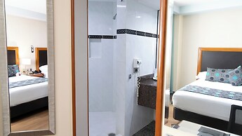 Hotel Abastos Plaza