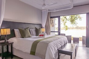 Victoria Falls Waterfront