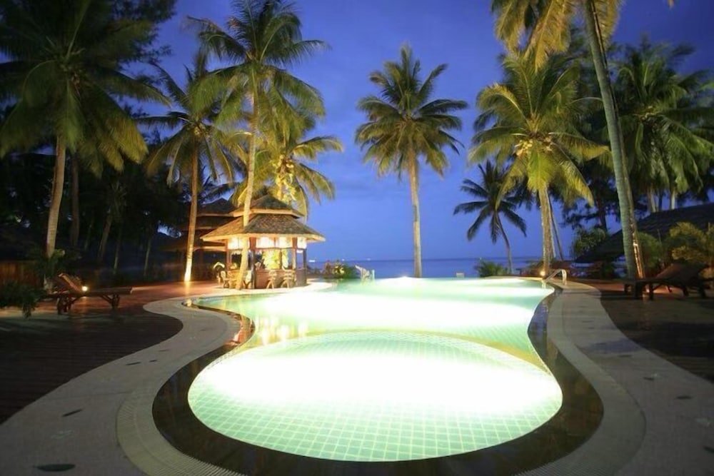 Chaloklum Bay Resort