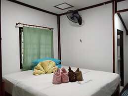 Comon Bungalow - Hostel