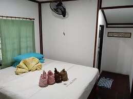 Comon Bungalow - Hostel